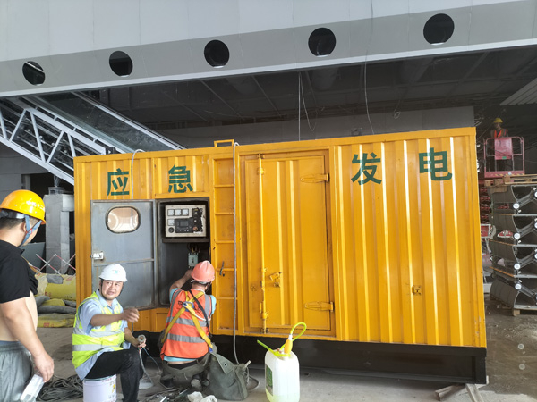 三穗怎样判断空气滤清器是否需要更换？